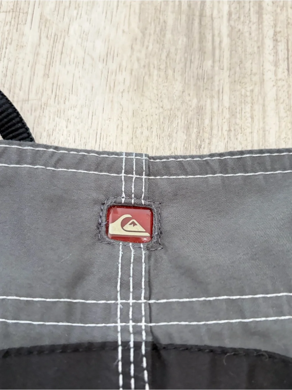 Vintage Y2K Quicksilver Board Shorts Swim Mens 38 White Red Grey Embroidered